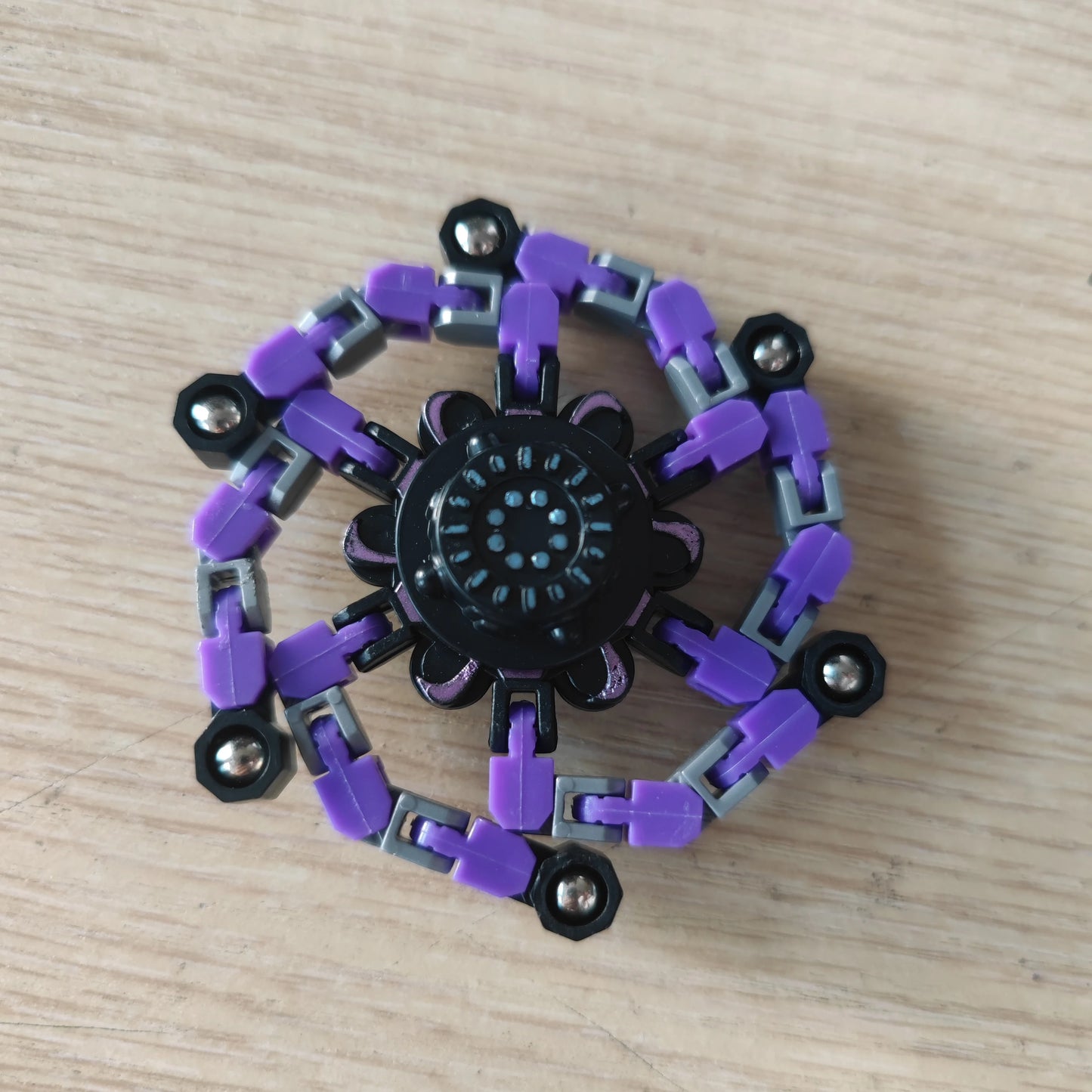 Deformable Chain Fidget Spinner